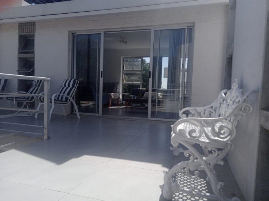 3 Bedroom Property for Sale in Wavecrest Eastern Cape